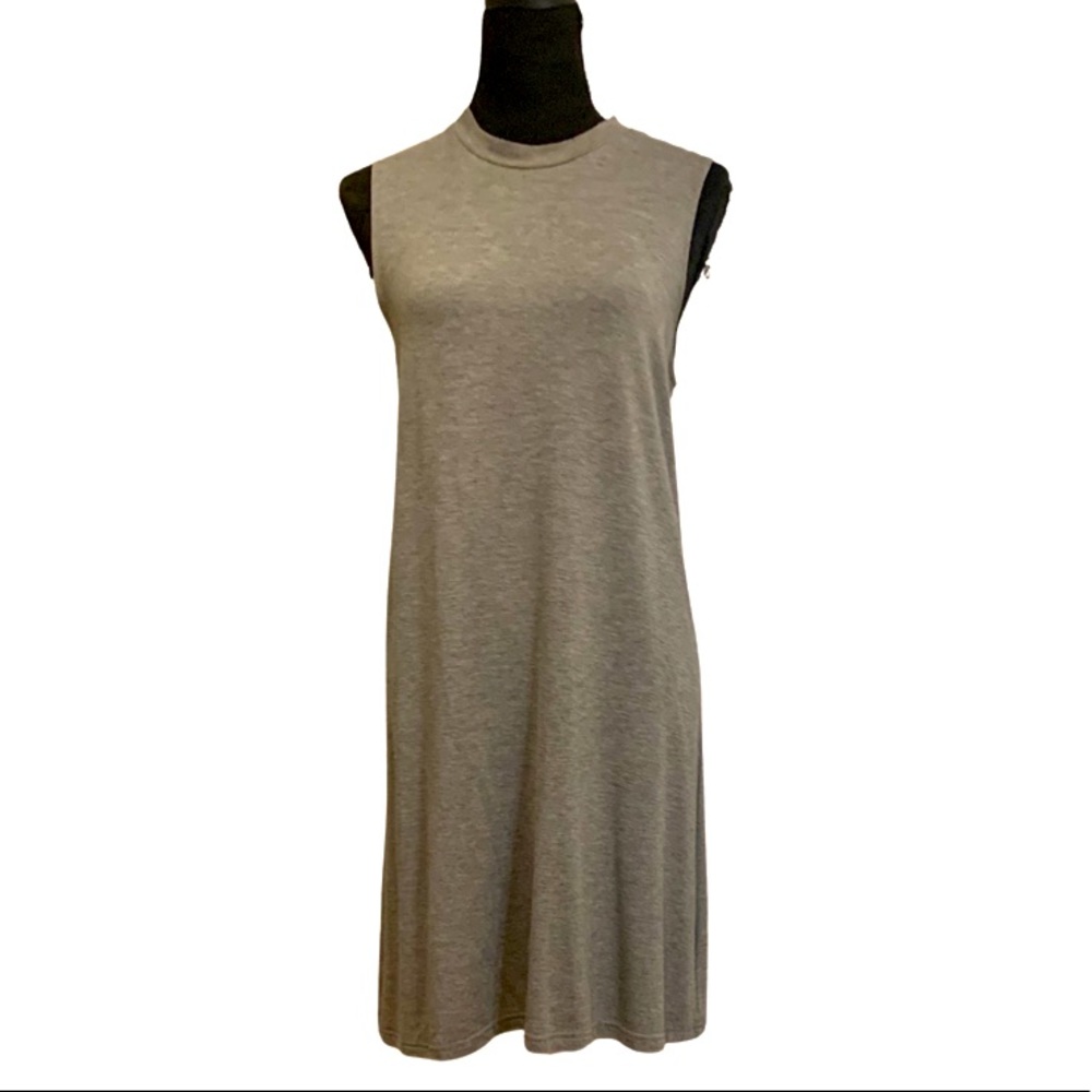 🌟4/$20🌟 BB Dakota Grey Sleeveless Tunic Size Large - Picture 1 of 2